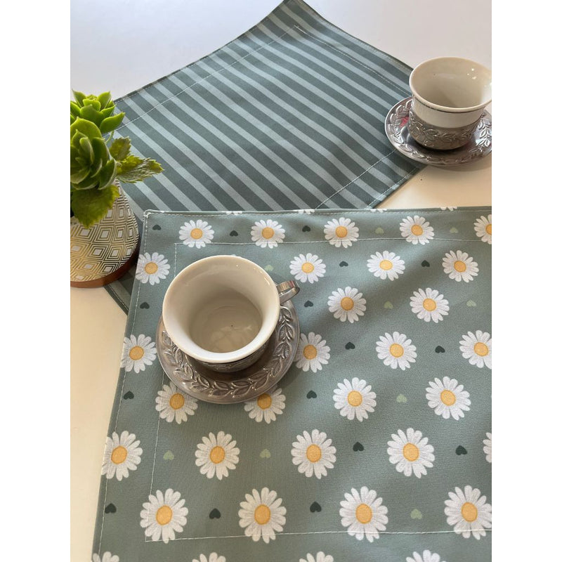 Kit Jogo Americano Elegance – Impermeável Dupla Face Margaridas Verde