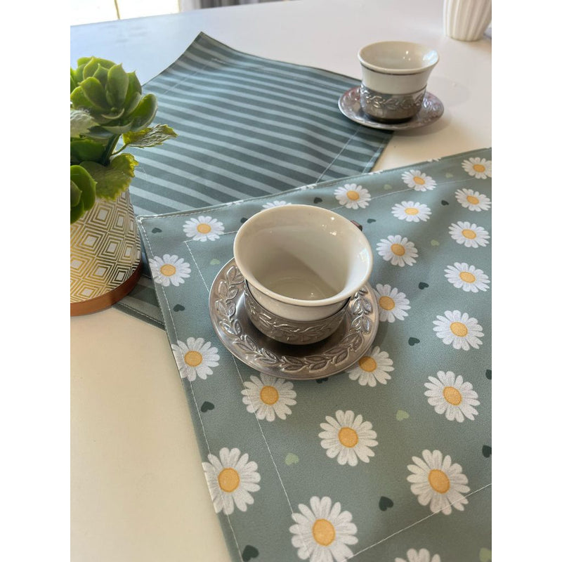 Kit Jogo Americano Elegance – Impermeável Dupla Face Margaridas Verde